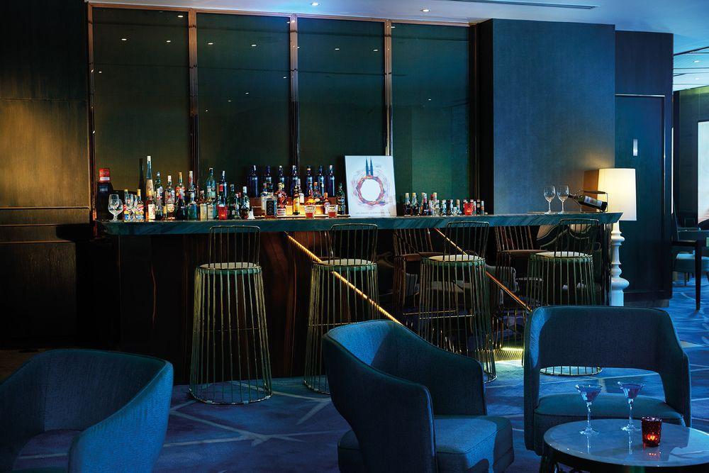 Dorsett Kuala Lumpur Hotel Exterior foto The bar at the 12th floor